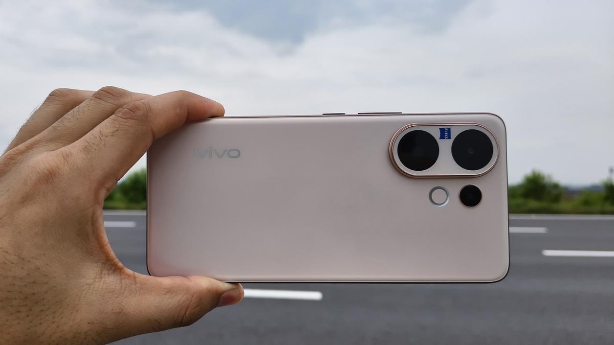 Vivo V60 5G Review